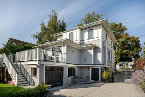 1033 Monterey Ave, Oak Bay, BC 