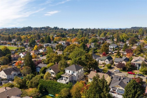 1033 Monterey Ave, Oak Bay, BC 