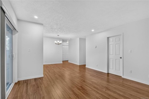 #9-3966 Cedar Hill Cross Rd, Saanich, BC 