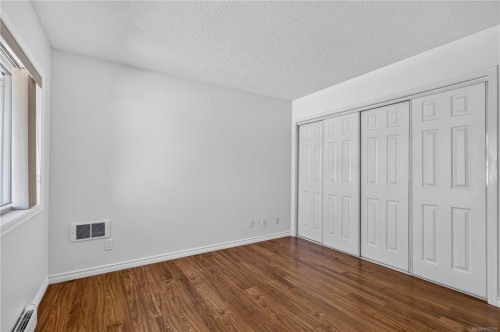 #9-3966 Cedar Hill Cross Rd, Saanich, BC 