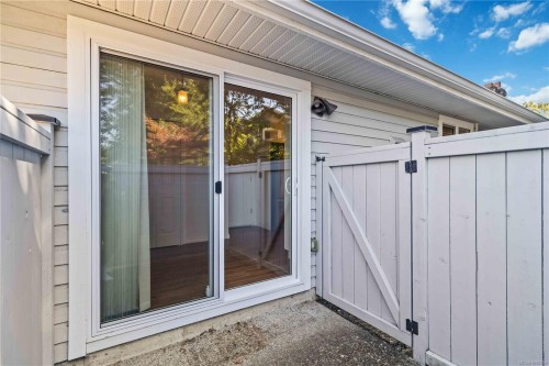 #9-3966 Cedar Hill Cross Rd, Saanich, BC 