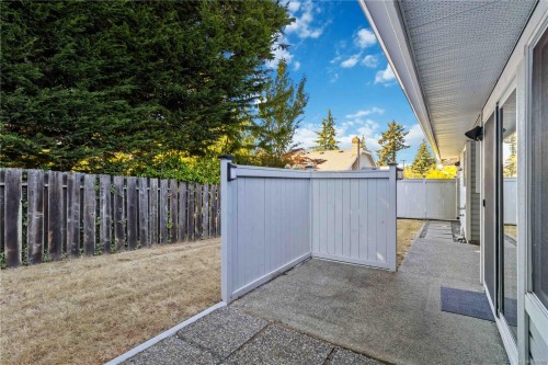 #9-3966 Cedar Hill Cross Rd, Saanich, BC 