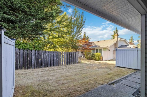 #9-3966 Cedar Hill Cross Rd, Saanich, BC 