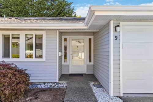 #9-3966 Cedar Hill Cross Rd, Saanich, BC 