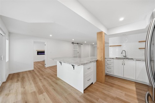211 Saturna Dr, Qualicum Beach, BC 
