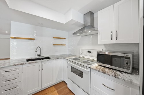 211 Saturna Dr, Qualicum Beach, BC 