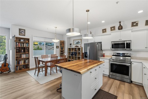 #110-813 Oakhills Vista, Nanaimo, BC 