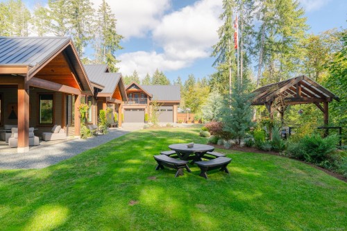 5625 Willow Rd, Port Alberni, BC 