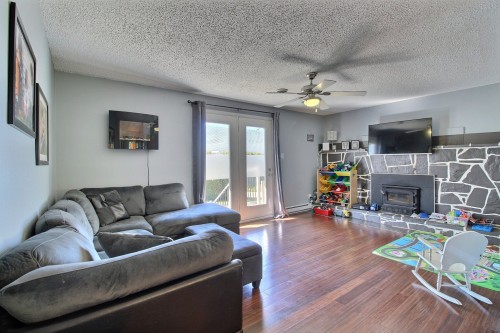 Salon - 220 Rue Nicolas-Viel, Magog, QC 