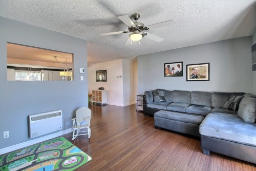 Salon - 220 Rue Nicolas-Viel, Magog, QC 