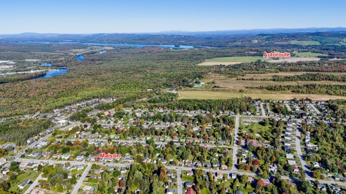 À proximité - 220 Rue Nicolas-Viel, Magog, QC 