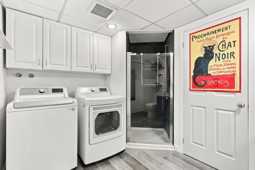 Salle de lavage - 6343 Rue Antoine-Manseau, Longueuil (Saint-Hubert), QC 