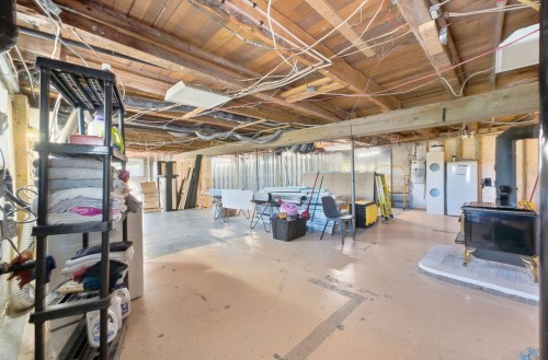 Salle familiale - 8754 Av. Royale, Château-Richer, QC 