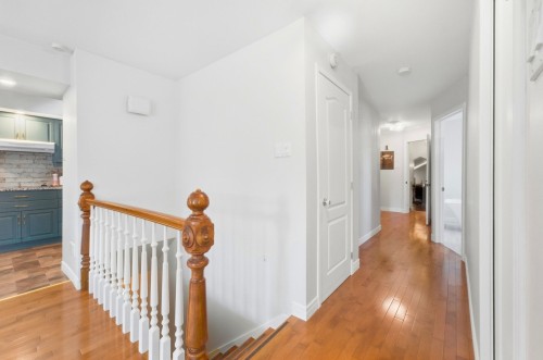 Corridor - 8754 Av. Royale, Château-Richer, QC 