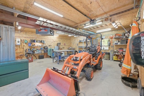 Garage - 8754 Av. Royale, Château-Richer, QC 