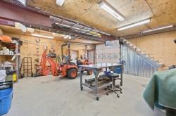 Garage - 