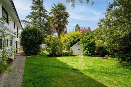 1601 Mileva Lane, Saanich, BC 