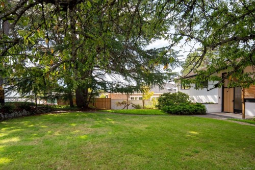 1601 Mileva Lane, Saanich, BC 