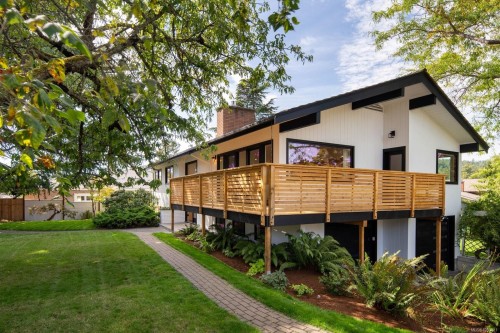 1601 Mileva Lane, Saanich, BC 