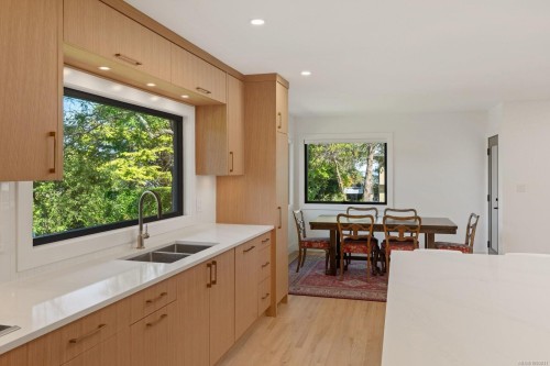1601 Mileva Lane, Saanich, BC 