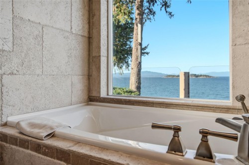 1845 Craig Dr, Nanoose Bay, BC 