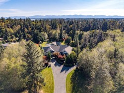 1063 Kincora Lane Comox, BC V9M 4C5