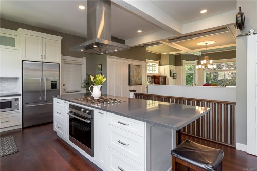 875 Richmond Ave, Victoria, BC 