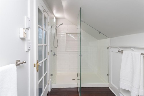 875 Richmond Ave, Victoria, BC 