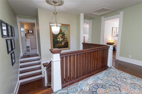 875 Richmond Ave, Victoria, BC 