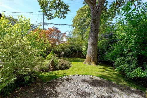875 Richmond Ave, Victoria, BC 