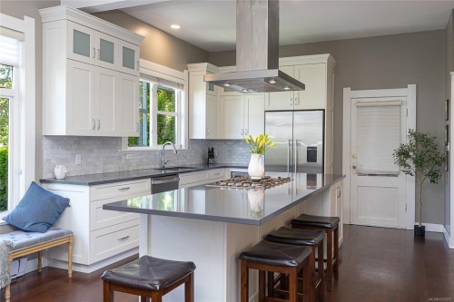 875 Richmond Ave, Victoria, BC 