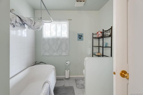 275 Bayview Ave, Ladysmith, BC 