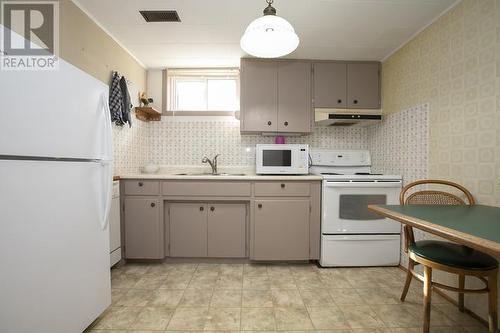 403 Sydenham Rd, Sault Ste. Marie, ON 