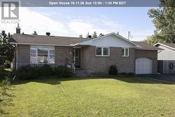403 Sydenham RD  Sault Ste. Marie, ON P6C 2X8