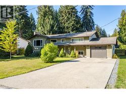 1621 Birch Drive Revelstoke, BC V0E 2S1