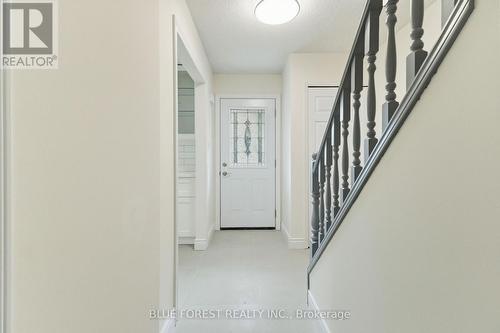 42 - 70 CHAPMAN COURT , London North (North I), Ontario N6G 4Z4 3