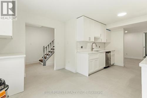 42 - 70 CHAPMAN COURT , London North (North I), Ontario N6G 4Z4 5
