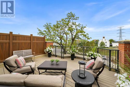 Th9 - 442 Maple Avenue, Burlington, ON 