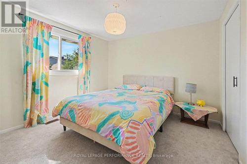 6284 Sundown Crescent, Ottawa, ON 