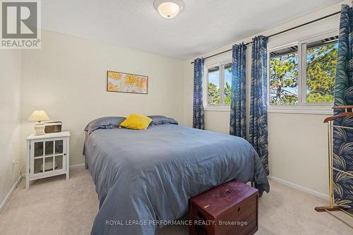 6284 Sundown Crescent, Ottawa, ON 
