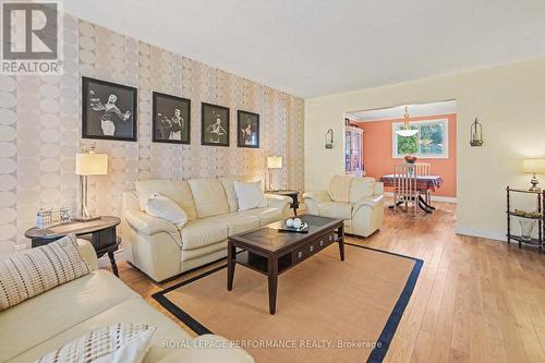 6284 Sundown Crescent, Ottawa, ON 