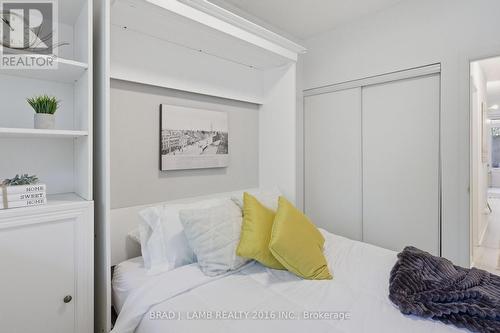 29 - 80 Carr Street, Toronto, ON 