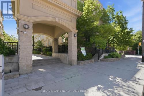 29 - 80 Carr Street, Toronto, ON 