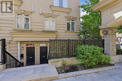 29 - 80 Carr Street, Toronto, ON 