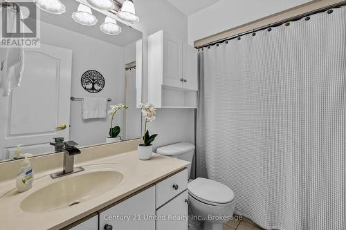 4 Piece Guest Bathroom - 7 - 680 Whitaker Street, Peterborough (Ashburnham Ward 4), ON 