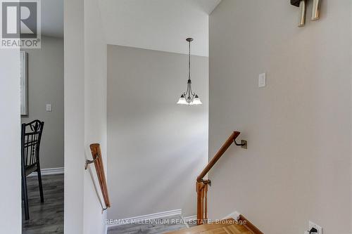 Wide staircase - 7431 Sigsbee Drive, Mississauga, ON 