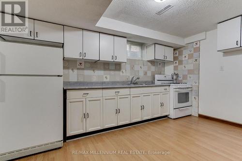 Full Kitchen - 7431 Sigsbee Drive, Mississauga, ON 