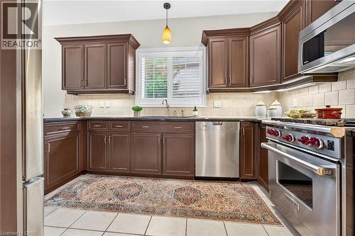 18 Heathcote Court, Grimsby, ON 