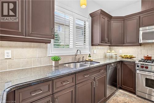 18 Heathcote Court, Grimsby, ON 