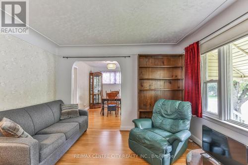 10 Concession Street E, Tillsonburg, ON 